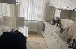 Apartament de 4 camere, 90 mp, etaj intermediar, zona Centrala