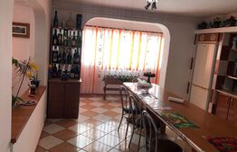 Apartament de 4 camere, 85 mp, etaj intermediar, zona Burdujeni