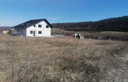 Teren intravilan, 1055mp, zona linistita cu o priveliste superba, Suceava