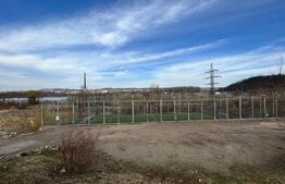 Spatiu comercial, 70 mp, teren sintetic de fotbal, Centru