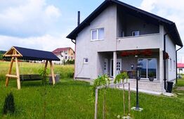 Casa spatioasa cu 1000 mp de teren in Ilisesti