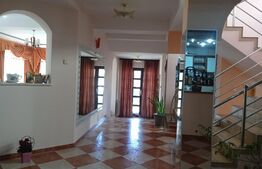 Casa cu 14 camere si teren de 1080 in Moara zona Galeria