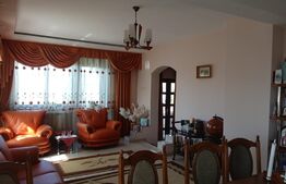 Casa cu 14 camere si teren de 1080 in Moara zona Galeria