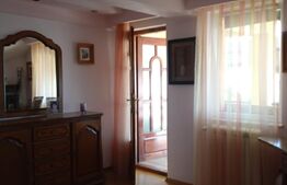 Casa cu 14 camere si teren de 1080 in Moara zona Galeria