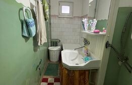 Apartament 3 camere, 50mp, etaj intermediar, semidecomandat, zona Universitate