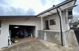 Casa individuala 3 camere, 112 mp, cu garaj, 700 mp teren,  panorama superba, Plopeni Suceava