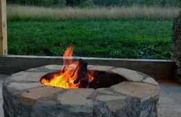 Cabana 8 camere, 218mp, teren 4500mp, Molid Vama