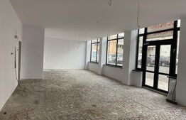 Spatiu comercial Premium, 126 mp, open space, cu vitrina, zona Centrala