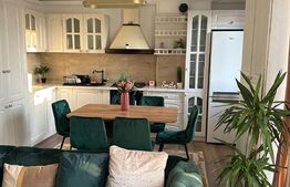 Apartament 2 camere, etaj intermediar, terasa impresionanta, zona Zamca