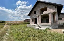 Casa individuala , 152 mp utili, 700 mp teren , Scheia