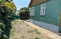 Teren intravilan, casa batraneasca, 2400 mp, cartier Lisaura