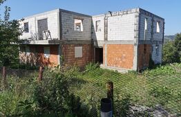 Casa individuala de 360 mp cu 2800 mp teren, zona Adancata