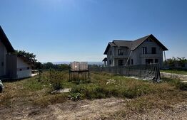 Teren intravilan 1600 mp, front 18,5 ml, zona Plopeni Suceava 