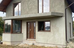 Casa la rosu,100mp, cartier Plopeni