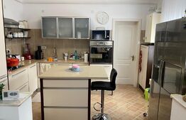 Oportunitate! Casa de vanzare in Radauti