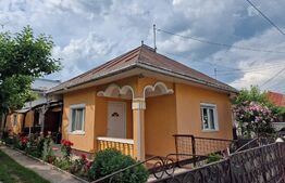 Casă individuală, 100 mp utili, teren 759 mp, Fălticeni