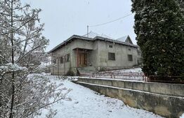 Casă individuală, 188 mp utili, teren 700 mp, în Fălticeni