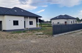 Casa individuala 5 camere, 260mp, zona Horodnic