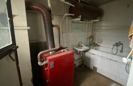 Casa si spatiu magazin, in Padureni, Siret 