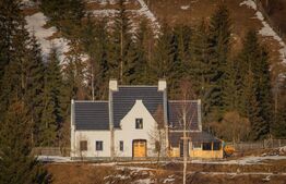 Casă de vacanță cu destinație multiplă, zona Carlibaba, 1km de partie