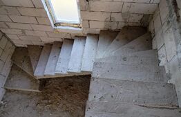 Casa si garaj la roșu în Costâna, Todirești, Suceava