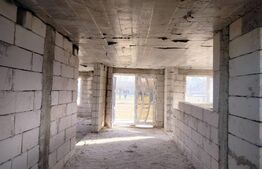 Casa si garaj la roșu în Costâna, Todirești, Suceava