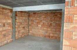 Casa la Rosu , Plopeni , zona Aeroportului 