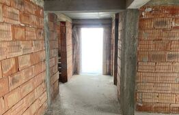 Casa la Rosu , Plopeni , zona Aeroportului 