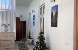 Casa batraneasca renovata, 700mp teren, 250mp casa, zona Itcani