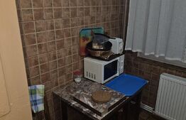 Apartament 3 camere, semidecomandat, zona Centrala