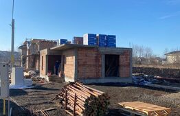 Case 3 camere, 110mp, zona Tisauti 