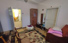 Casă cu teren 2500 mp în Putna