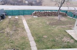 Case de vânzare + teren aferent - în Cristești 