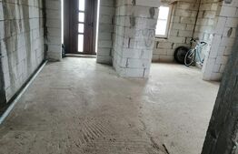 Case de vânzare + teren aferent - în Cristești 