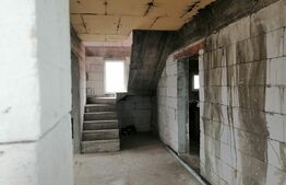 Case de vânzare + teren aferent - în Cristești 