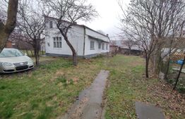 Casă Central în Radauți, teren 1500 mp