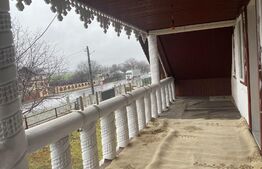 Casă+Teren în Roșiori