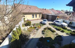 Ocazie! Doua case individuale în aceeasi curte în Radauti