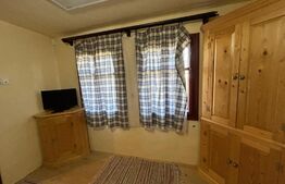 Casa batranesca , 70 mp utili, 3000 teren, complet renovata si utilata