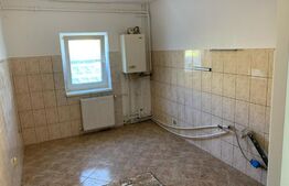 Apartament doua camere, pretabil spatiu comercial, cartier  Zamca
