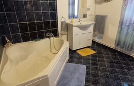 1 casă 160mp + 1 casă 110mp + garaj, pe teren 9ari, 2 căi acces, zonă centrală