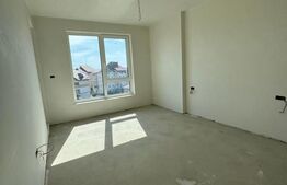 Apartament 4 camere, ultracentral ,bloc nou, lift,  105mp utili,  Radauti