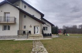 Pensiune 10 camere, 388mp, zona Dorna Arini