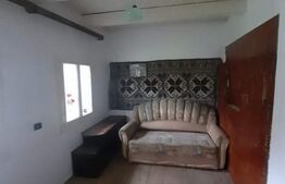 Casa batraneasca cu 4400 mp teren in Radaseni - Suceava