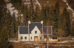 Casă de vacanță cu destinație multiplă, zona Carlibaba, 1km de partie