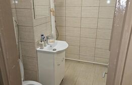 Apartament 3 camere, semidecomandat, zona Centrala