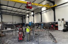 Hala moderna de vanzare, 600 mp, zona Garii, Darmanesti