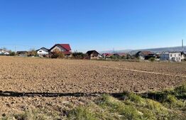 Teren intravilan 2000 mp cu front de 30 ml in Burdujeni