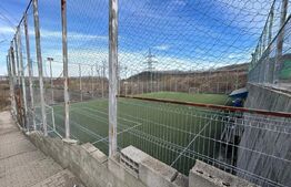 Spatiu comercial, 70 mp, teren sintetic de fotbal, Centru