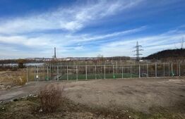 Spatiu comercial, 70 mp, teren sintetic de fotbal, Centru